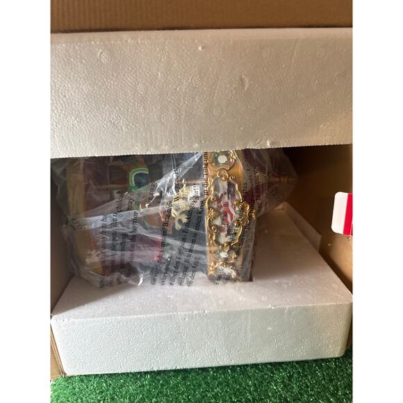 Mr Christmas Very Merry Carousel Santa Reindeer Plays 50 Songs LED Lights Motion - Picture 3 of 6